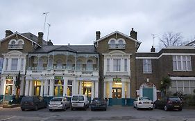 Bridge Park Hotel